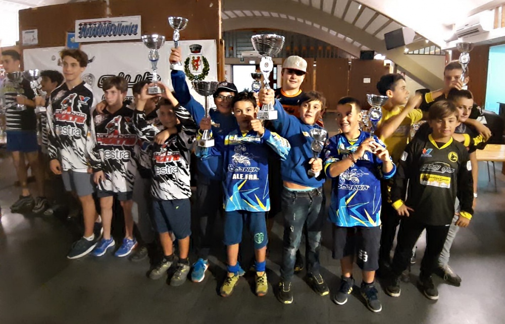 Podio classifica a Squadre al round del Campionato Toscano MiniEnduro a Pomarance