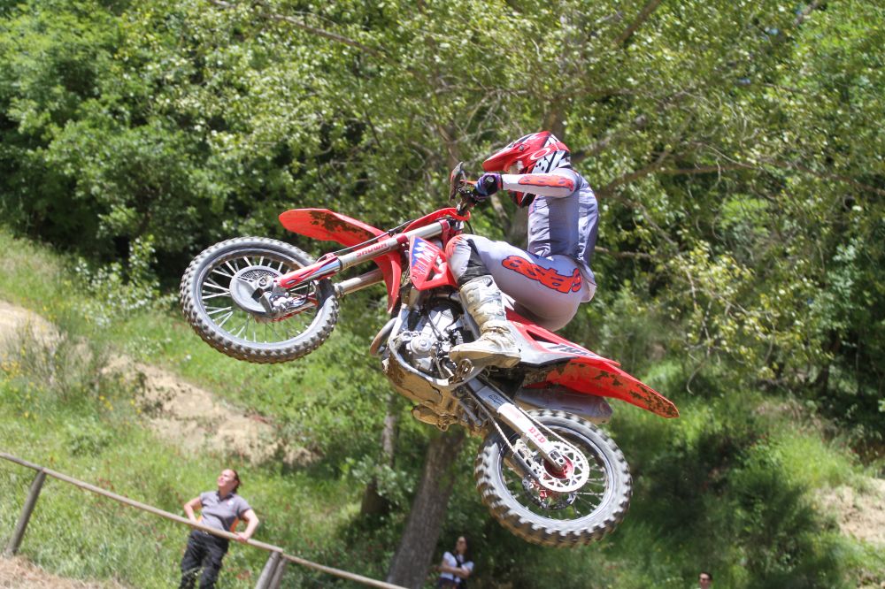 Gabriele Capozzi in volo a caccia del podio