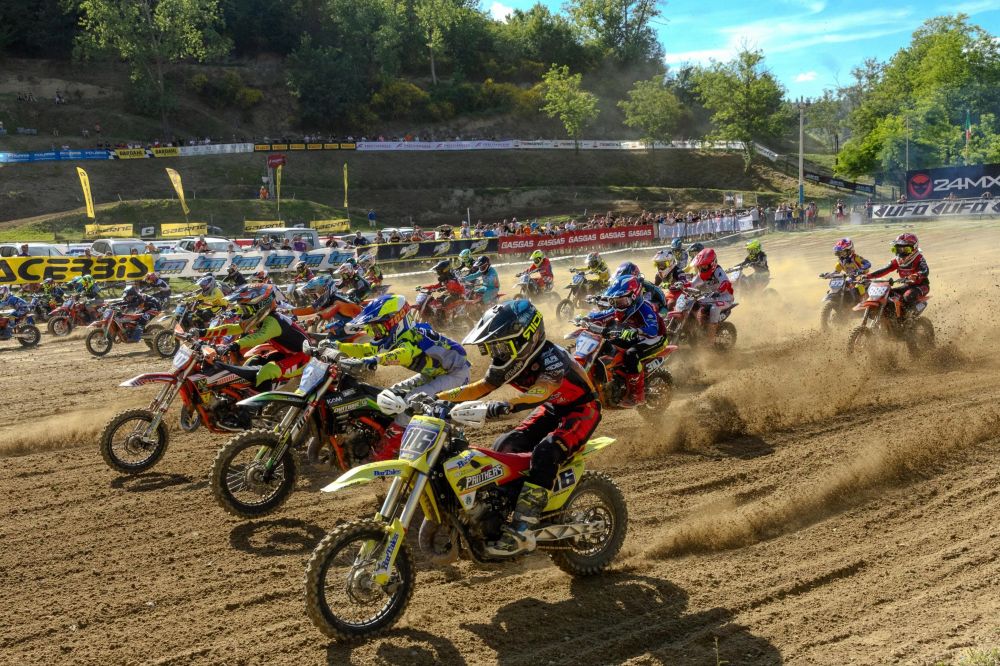 Una partenza delle selettive tricolori MX Junior al Santa Barbara lo scorso giugno