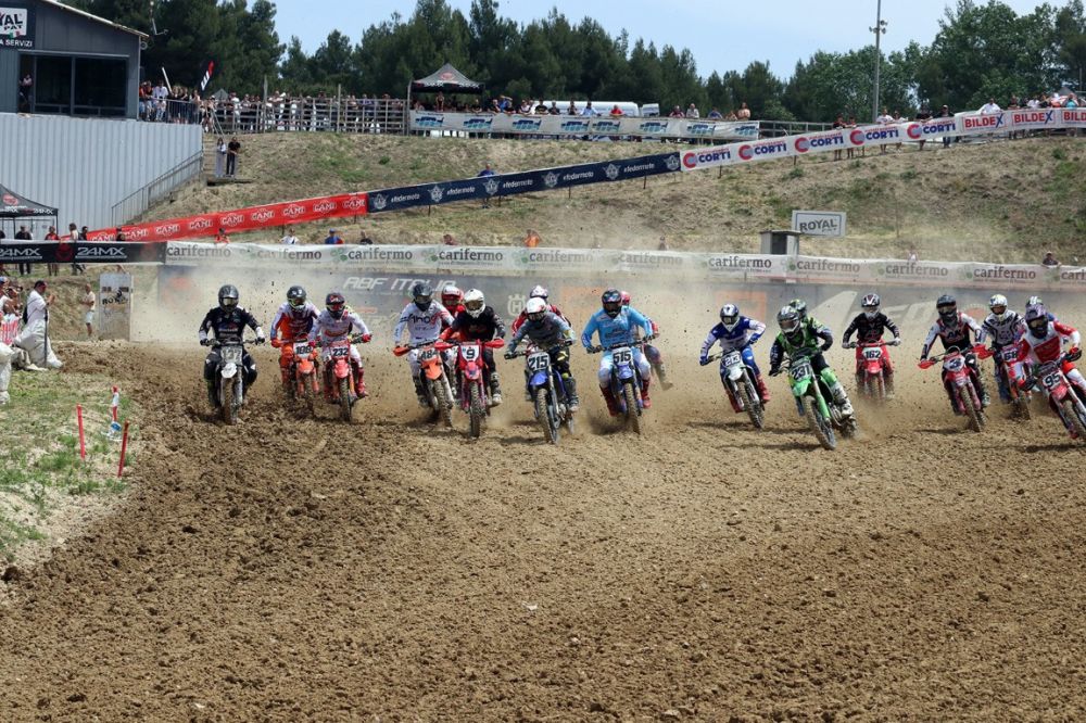 Una partenza della categoria MX1 Expert