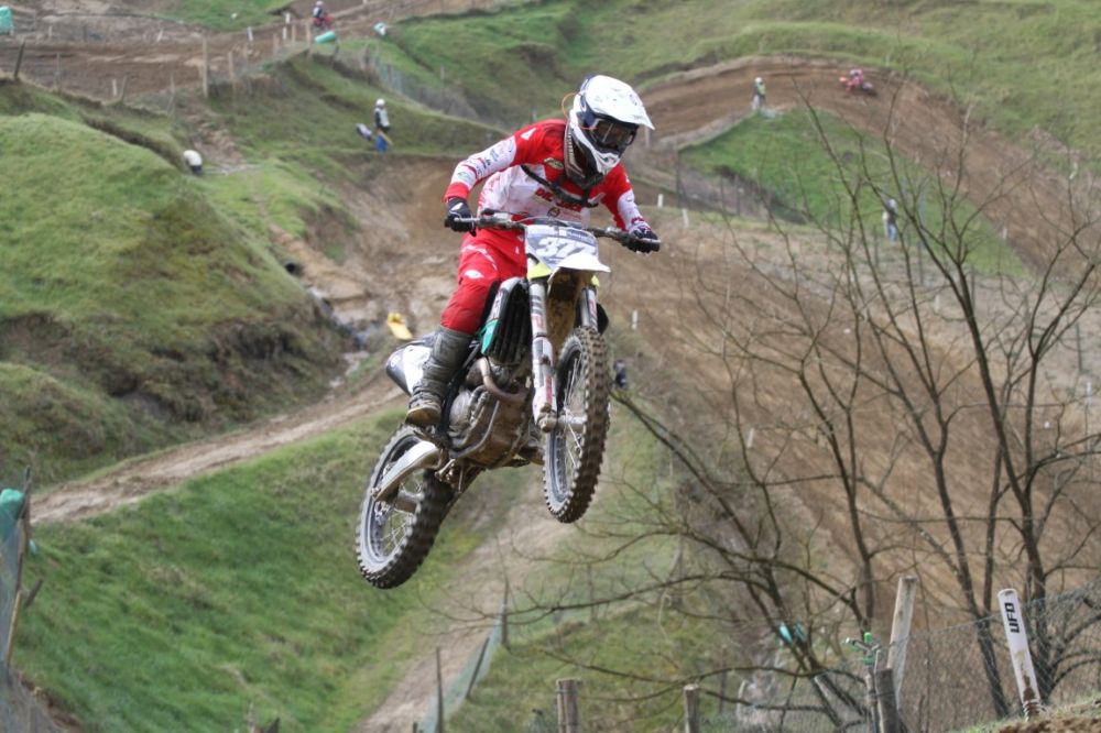 Edoardo Nozziin volo al Santa Barbara